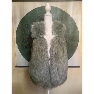 Faux Fur Boho Grey Vest 
Size Small